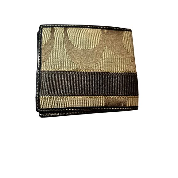 Coach Bifold Wallet soft leather interior - Picture 1 of 11